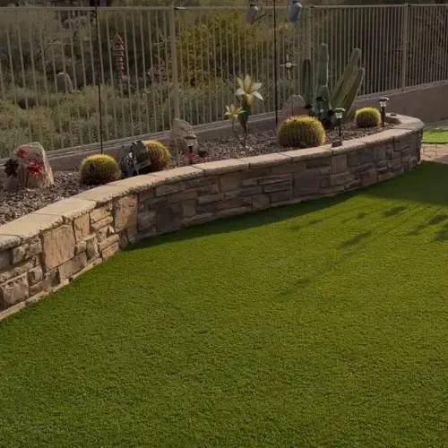 Modern Arizona backyard with bright green artificial turf